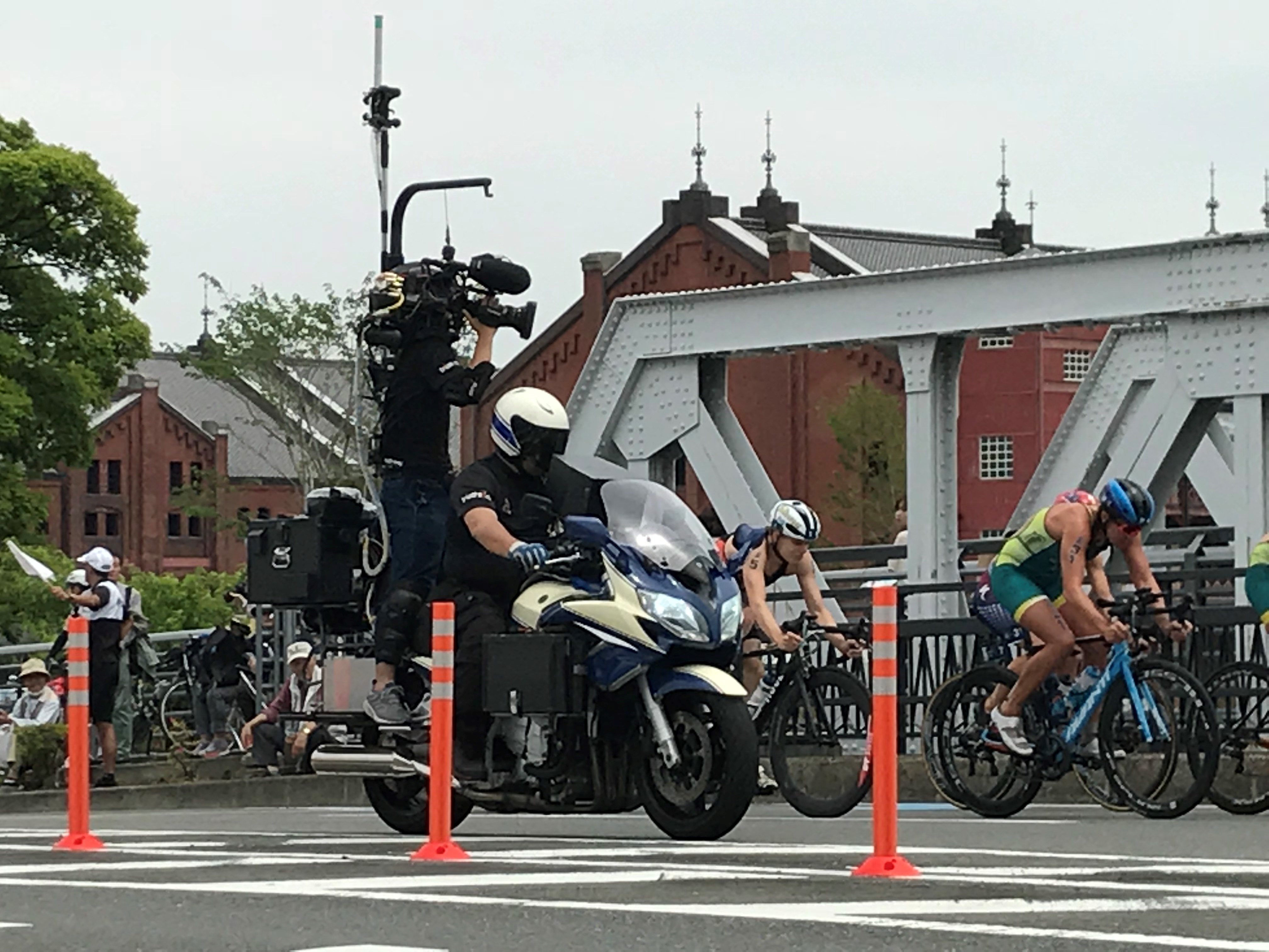 【2018横浜国際トライアスロン大会】大型バイク2台を使って中継のお手伝いさせて頂きました。